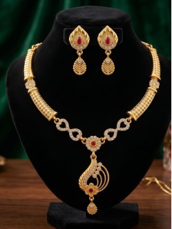 gold-pated-necklce-UBJKGN1